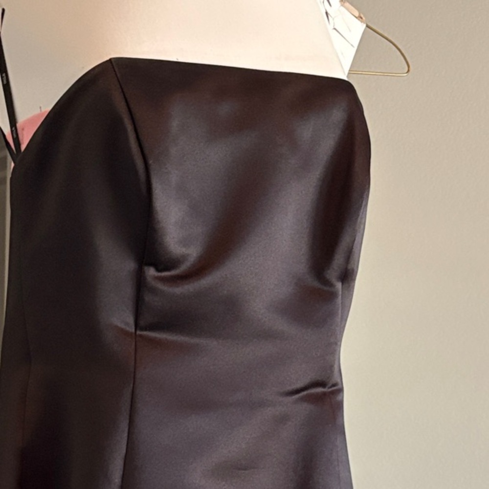 Elegant Strapless Satin Dress
